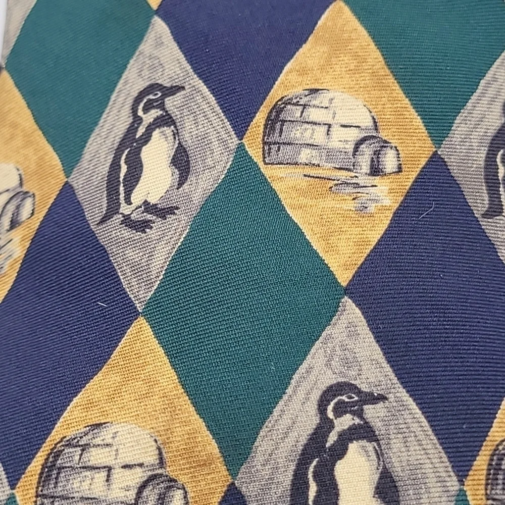 JoS. A. Bank Executive Collection 100% Silk Men's Tie Green Blue